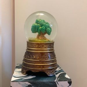 Taylor Swift Snow Globe